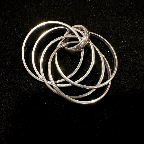 Silpada Sterling Silver 5 ring pendant - Picture 3 of 3